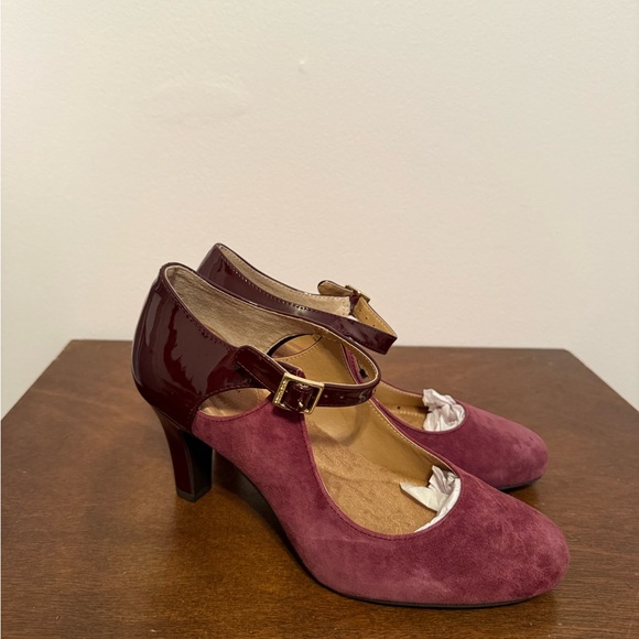 Giani Bernini Burgundy Mary Jane Flats - Picture 2 of 6